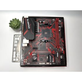 GIGABYTE B450M GAMING Alaplap